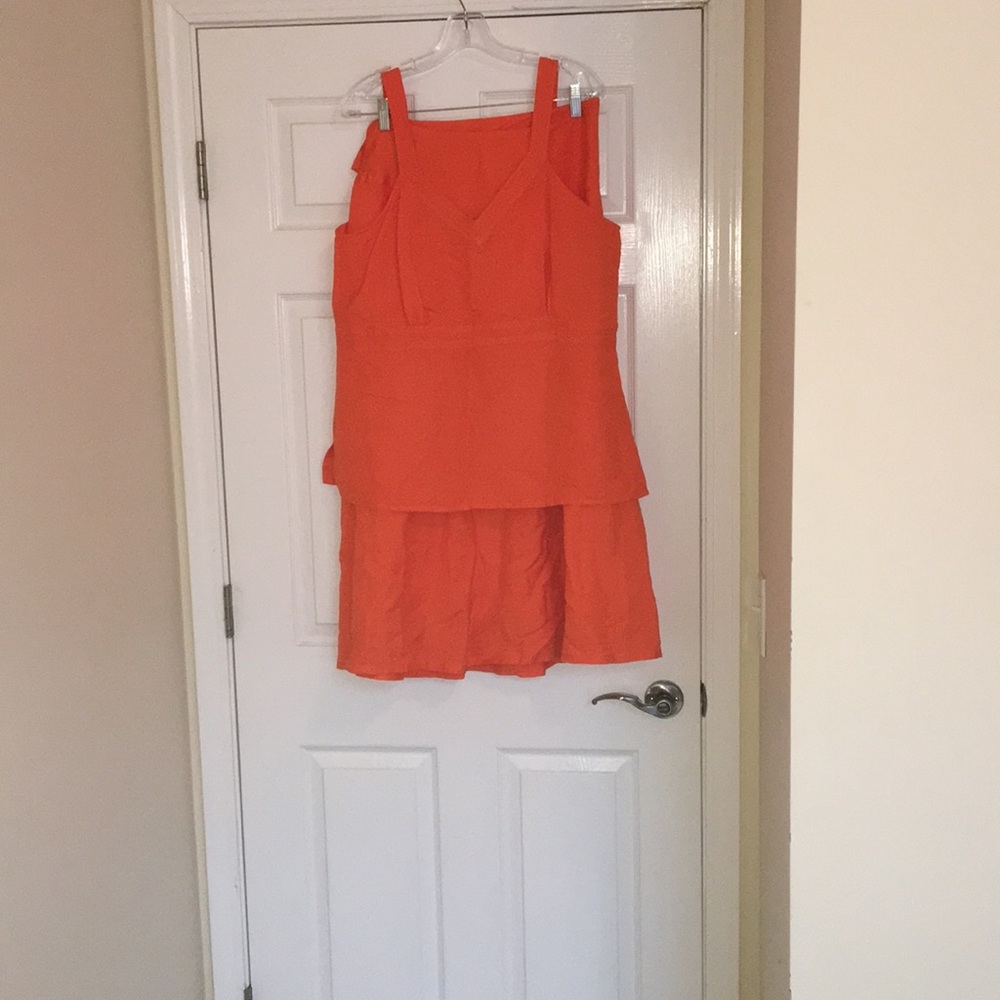 A matching top and bottom skirt.